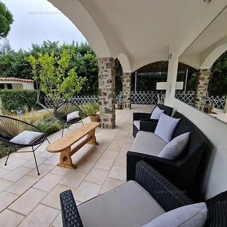 וילה Spacieuse Avec Piscine Et Clim, Proche - Fr-1-100-359
